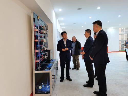 中國(guó)移動(dòng)青島分公司參觀 (4).jpg