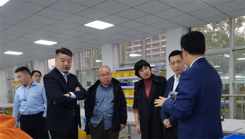 中國(guó)移動(dòng)青島分公司參觀 (1).jpg